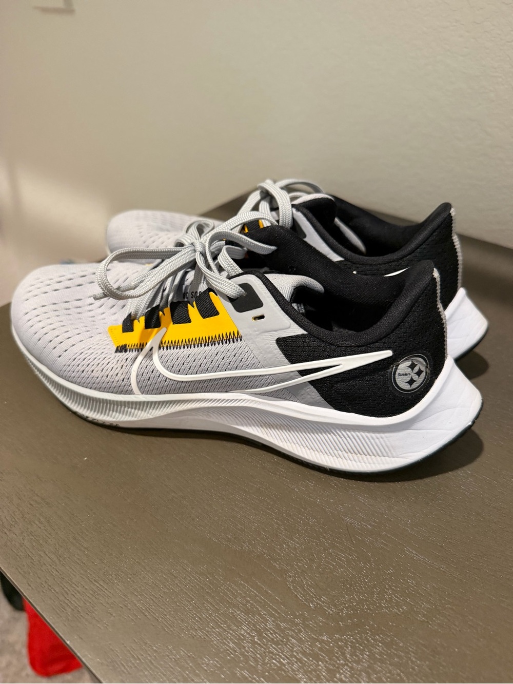 Steelers Nike Men's Running Shoes in Light Gray, Black & Yellow Accent